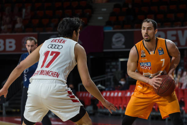 凭借出色的 凭借出色的