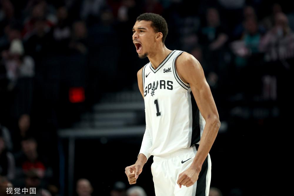 后防线挥之 后防线挥之